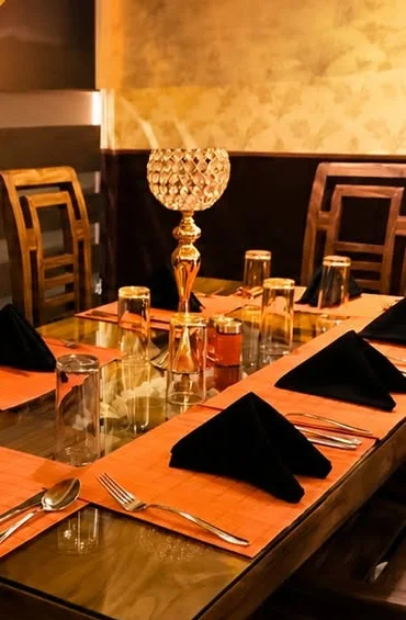 Dining tables at UrbanCafe by Elees